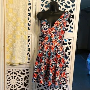 NBD the Xnaven twins- beautiful one shoulder floral dress . Size Large
